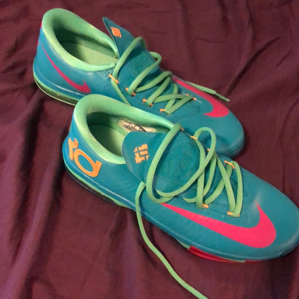 Kevin Durant boys basketball shoes